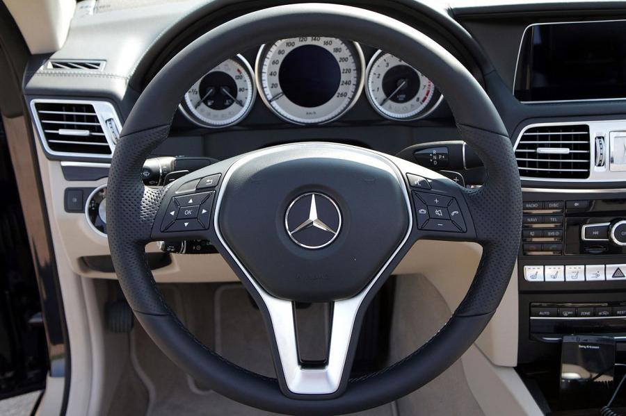  Mercedes-Benz E-Class Cabriolet 2014 года  (фото 34 из 51)
